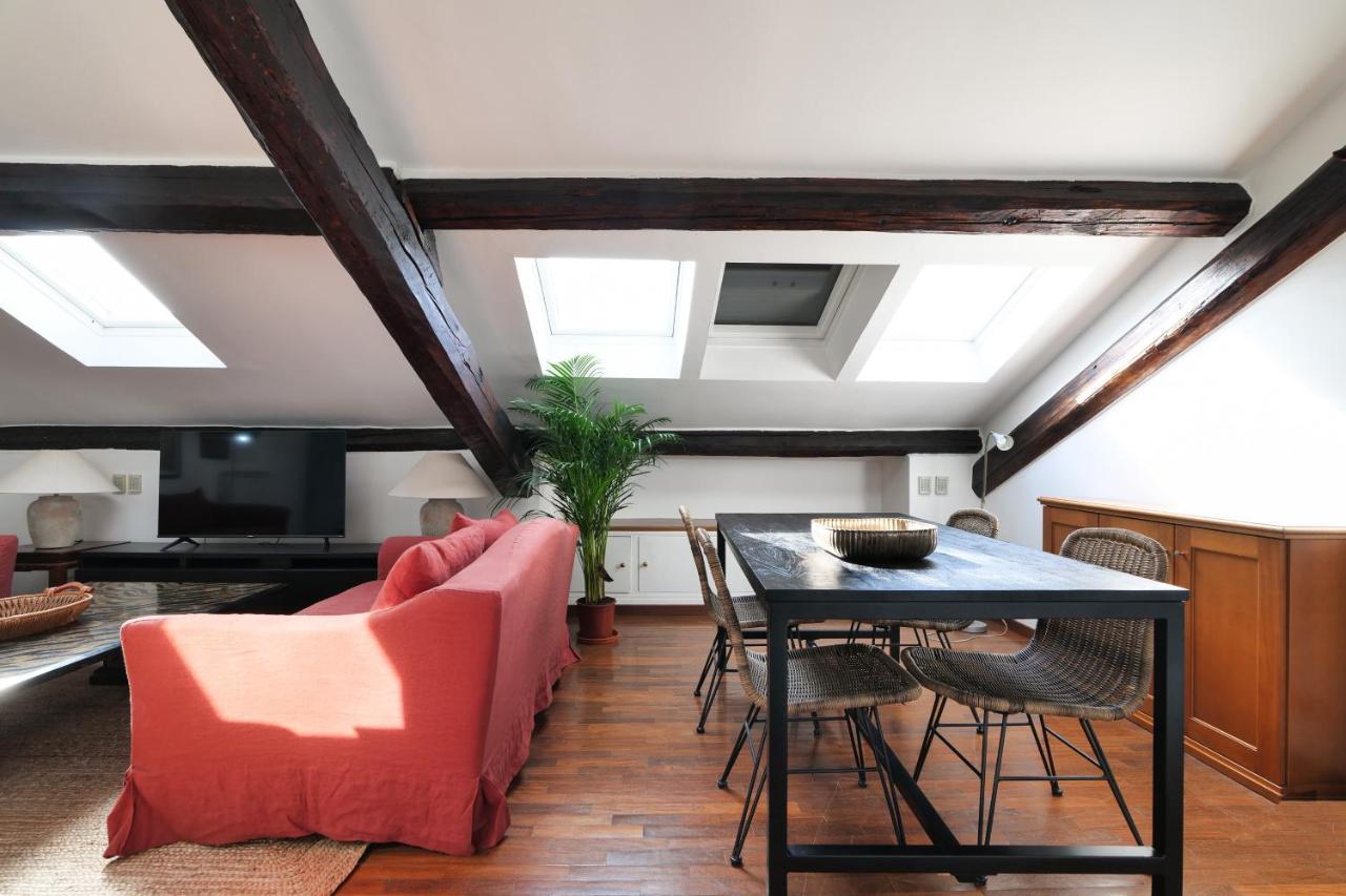 Elegant P.venezia Attic Milano
