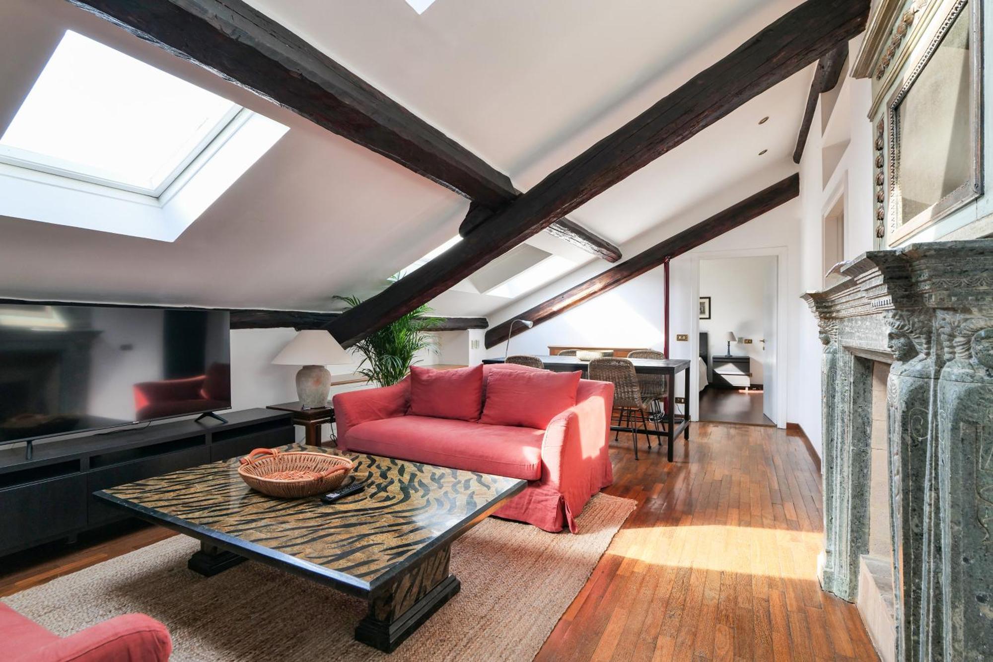 Appartamento Elegant P.venezia Attic